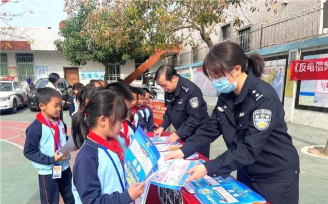 汕头市龙湖区六份小学户外活动场地