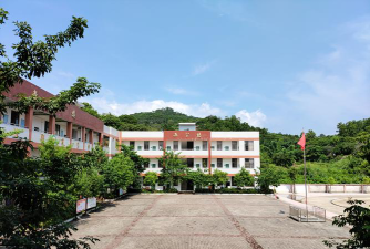 水银乡中心完小户外活动场地