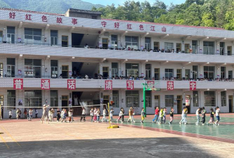 隆头乡中心完小户外活动场地