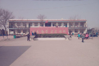 大曹庄管理区徐家河乡徐家河初级中学户外活动场地