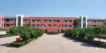 吕寨中学户外活动场地