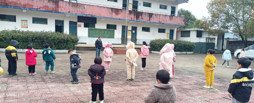 农车乡中心小学户外活动场地