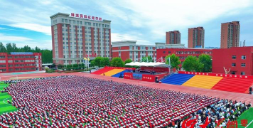 枣庄薛城舜耕实验学校户外活动场地