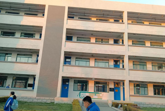 淄博山东省桓台第二中学户外活动场地
