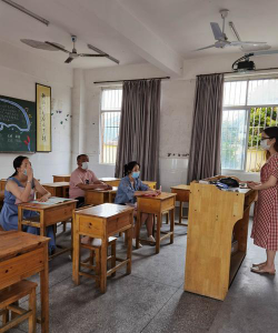 华美小学户外活动场地