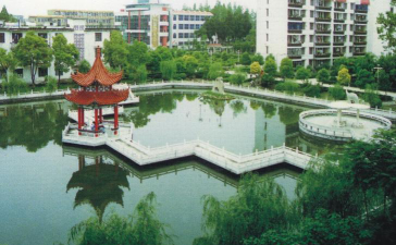 潜江中学户外活动场地