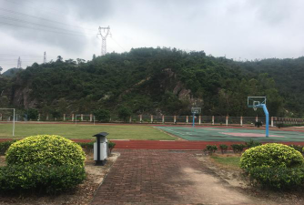 平沙镇连湾小学户外活动场地