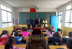 昭阳区苏甲乡九年一贯制学校户外活动场地