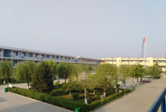 唐县王京镇初级中学户外活动场地