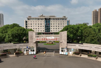 常州江苏省前黄高级中学户外活动场地