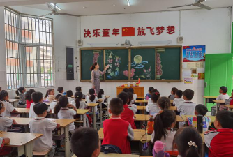 漯河经济技术开发区小学户外活动场地