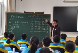 高州市云潭镇云潭中心学校石曹教学点户外活动场地