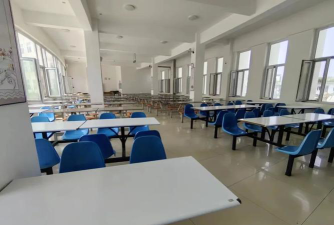 葫芦岛市育才职业技术学校户外活动场地