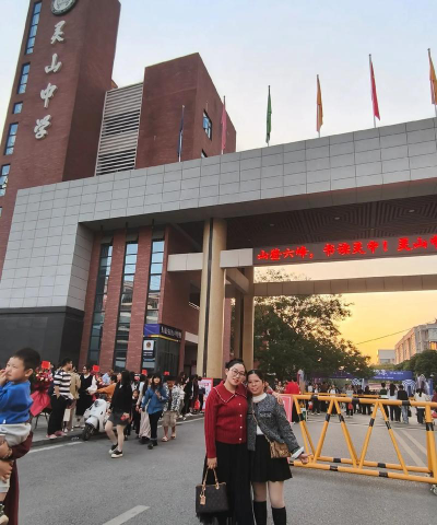 灵山中学户外活动场地