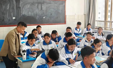 山南市第三高级中学户外活动场地