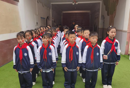 蓝天小学户外活动场地