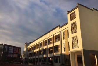 东莞大岭山翰华学校户外活动场地
