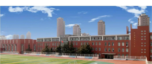 大连瓦房店市第二高级中学户外活动场地