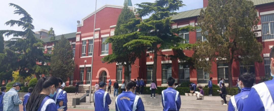 大连市第一中学户外活动场地