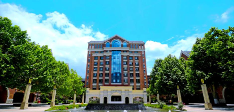 贵阳乐湾国际实验学校户外活动场地