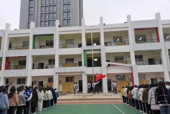 昆明官渡区艺卓中学户外活动场地
