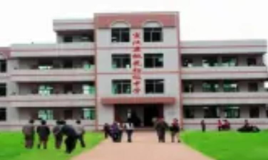 桃花镇初级中学户外活动场地