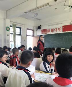 峡山下东浦小学户外活动场地