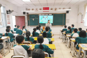 广州君诚博雅实验学校户外活动场地