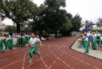 广州白云区成龙中学户外活动场地