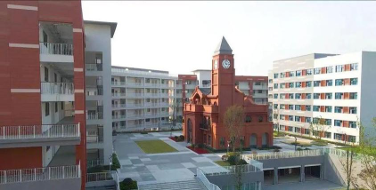 成都美视学校户外活动场地