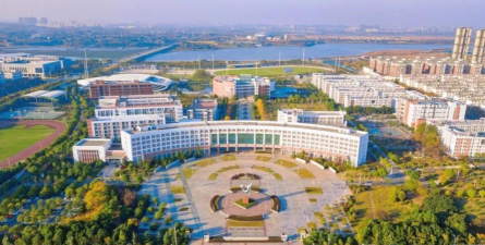 武汉商学院户外活动场地