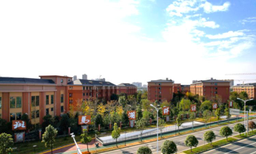 长沙长郡斑马湖中学户外活动场地