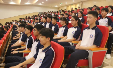 青岛第十六中学户外活动场地