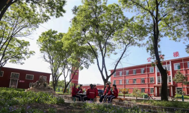忻州定襄县诚信高级中学校(职教班)户外活动场地
