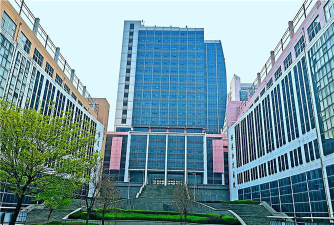 淄博山东城发技工学校户外活动场地