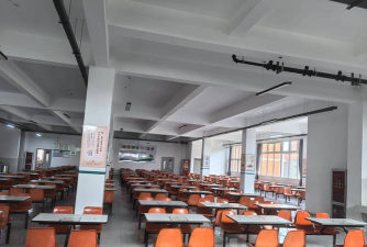 青岛平度扬帆职业学校户外活动场地