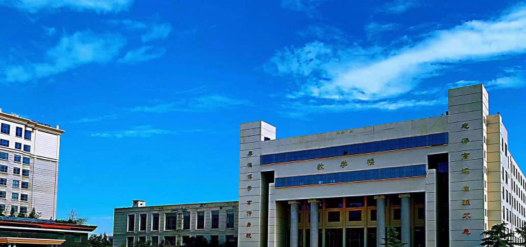 济南山东现代管理技工学校户外活动场地