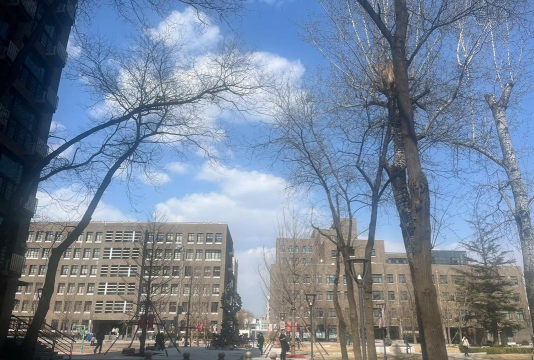 北京建筑大学附属中学户外活动场地