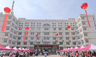 临沂市技师学院户外活动场地