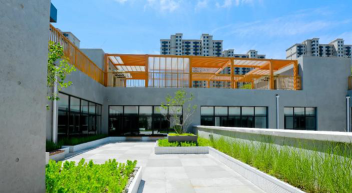 北京丽泽国际学校户外活动场地