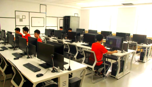 济南科技学校户外活动场地