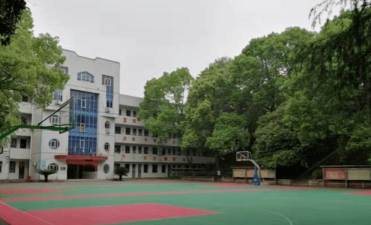 衡阳常宁第二职业中等专业学校户外活动场地