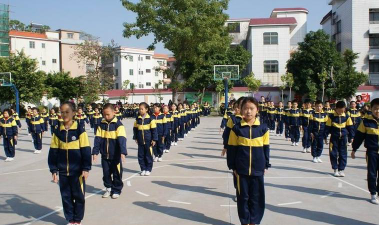 大良云路小学户外活动场地