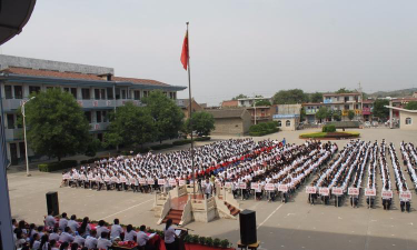 东镇中学户外活动场地