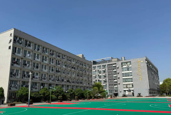 杭州余杭区商贸职业高级中学户外活动场地
