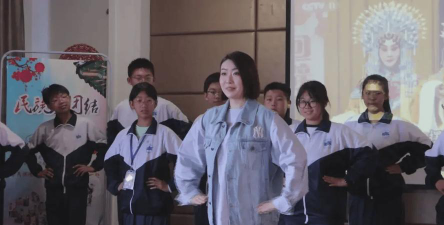 宁蒗县红旗中学户外活动场地