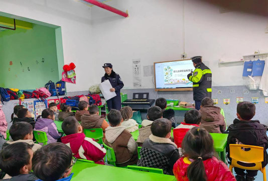 阳江市春晕晖幼儿园户外活动场地