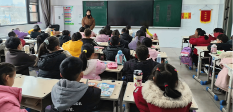 新民和泽小学户外活动场地