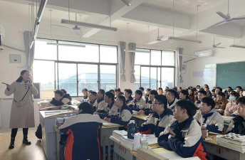 襄阳枣阳职教中心学校户外活动场地