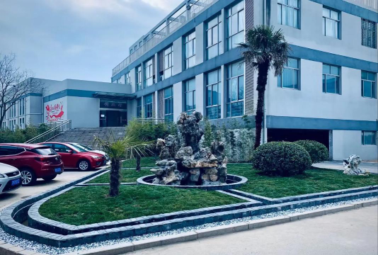 泰州江苏兴化中等专业学校户外活动场地